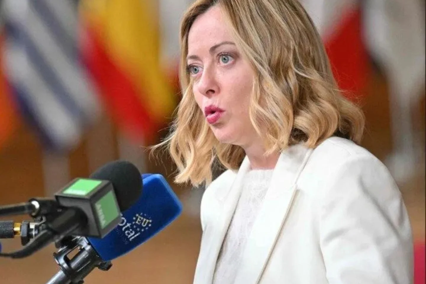 Meloni shocked: Teacher threatened to kill her daughter (8)