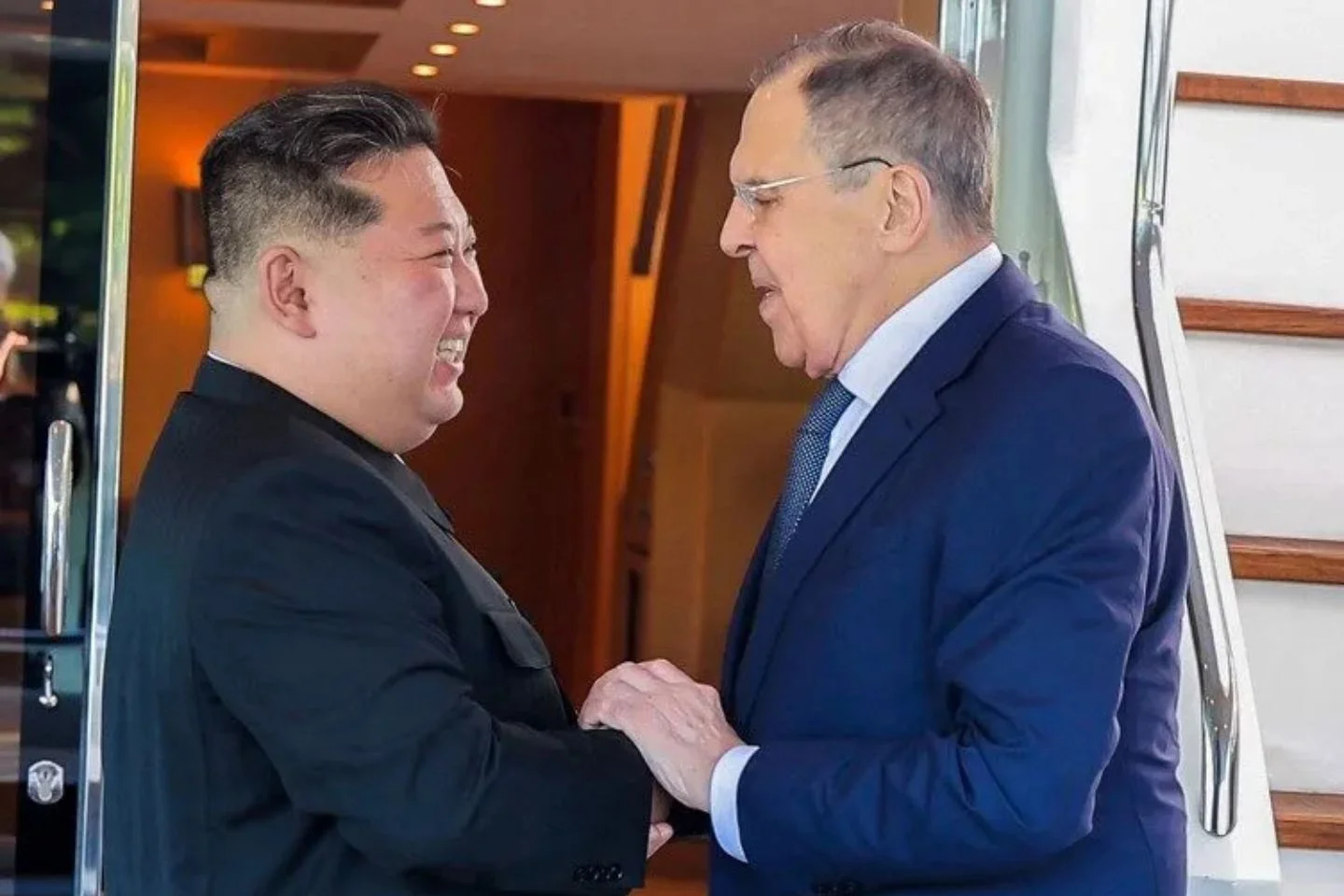 Kim Jong Un promises Kremlin “unconditional help” – and will send even more troops